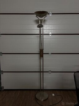 predám striebornú stojacu lampu