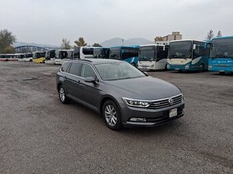 Predam volkswagen passat B8 2.0tdi 4-motion metrix svetla