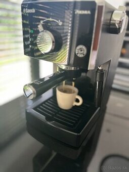 Kávovar Saeco