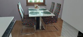 Moderny jedalensky stol