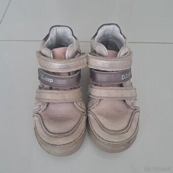 Predám celoročné topánky D.D. step veľkosť 26