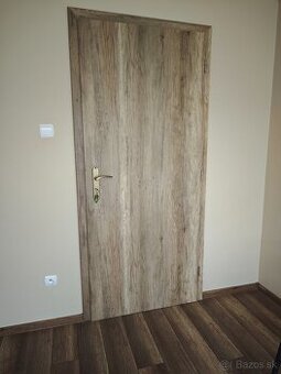 Predám interiérové dvere so zárubnou