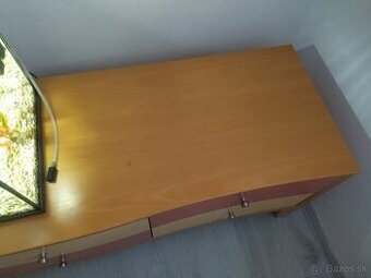Predám komodu so stolíkom