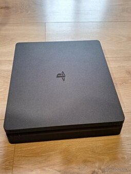 Playstation 4 slim + hry