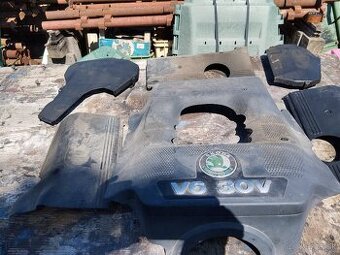 Predám kryty motora na škoda Superb 1 2,8  V6