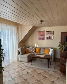 Na prenájom 2 izbový byt v podkroví rodinného domu Slnečné j