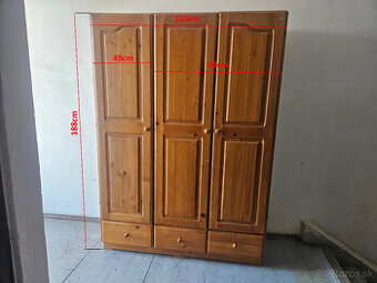 Predam drevenu satnikovu skrinu