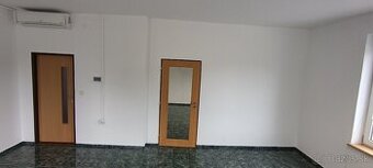 Moderné kancelárske priestory v centre pripravené pre váš bi