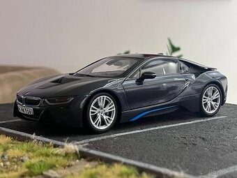 1:18 BMW i8 S-Drive (2013) - Paragon