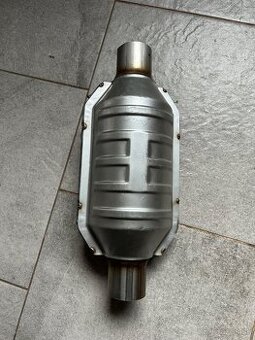 Katalizátor univerzálny