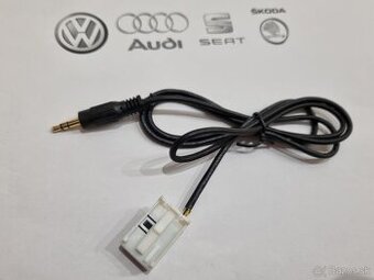 AUX kábel na prehrávanie hudby