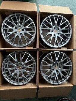 ORIG.PORSCHE PANAMERA R21 RS SPYDER 2025