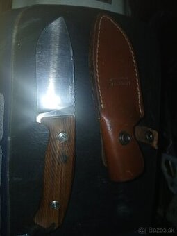 Noz značky lionsteel