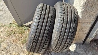 Predám dve zachovalé letné pneumatiky 205/55r16