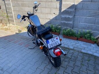 HARLEY DAVIDSON 883 Roadster XL883R