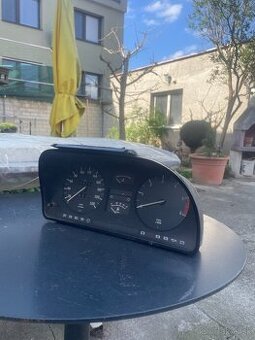 Predám originál prístrojový panel /budíky BMW E28