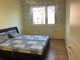 Priestorovo veľkorysý 4-izbový byt na prenajom