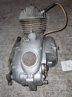 Eladó Cz 125/150 motor