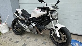 Predam Ducati Monster 696 rok 2009