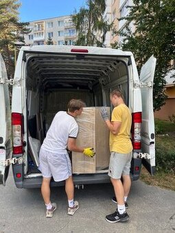 Nákladná Autodoprava. Sťahovanie. Preprava