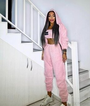 Teplá dámska svetlo ruzova suprava teddy s kapucnou NOVA