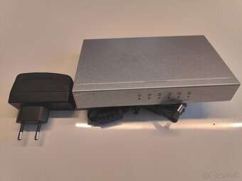 Switch Zyxel GS-105B