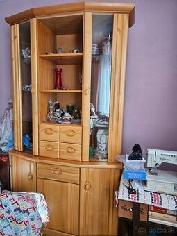 Predám presklenú skriňu, vitrínu