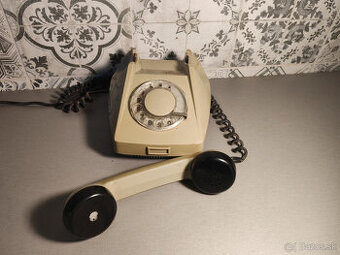 Retro telefon Tesla 2ks