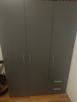 Šatnikova skrina - 1