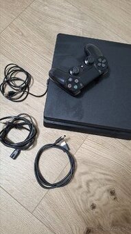 PlayStation 4 Slim - 1