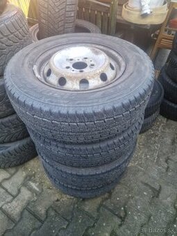 Predám sadu zimných kolies 215/70r15C