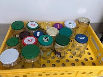 Darujem za odvoz zaváraninové poháre, taniere, šálky, poháre