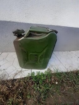 Plechové bandasky, kanistre