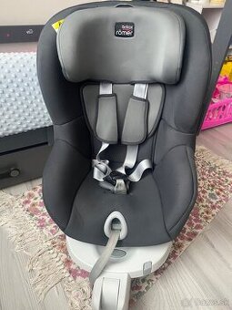 Predám otočnou auto sedacku Britax römer