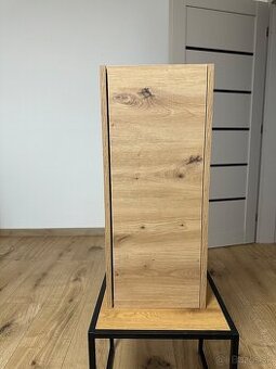 Kúpelňová závesná skrinka XORA