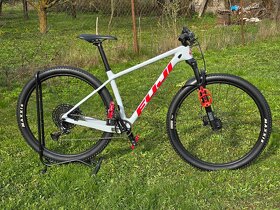 Predám nový karbónový horský bicykel Fuji SLM 29 2.7 M-18"