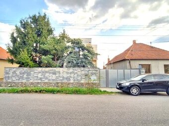 Rodinný dom s dvomi bytovými jednotkami v pokojnej loka…