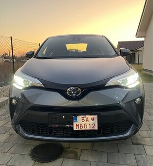 Toyota C-HR, 1.8 Hybrid, sivá metalíza