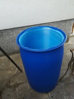 Predám plastové sudy 210L