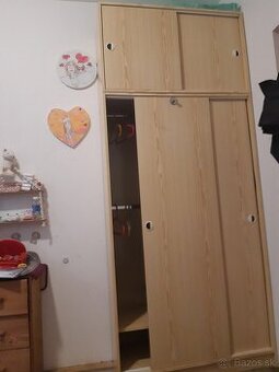Posuvná skriňa
