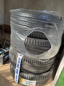 Pirelli 235/50 R20