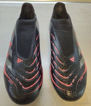 Kopačky Adidas Predator bezšnúrkové, veľkosť 41 1/3