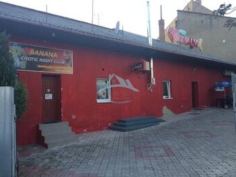 Budova na predaj centre mesta Šahy