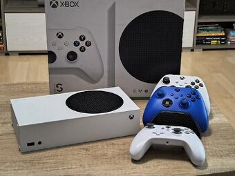 Xbox Series S /3 ovládače/Nabíjacia stanica