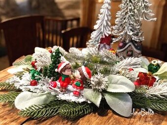 Červený adventný svietnik