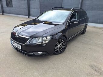 Škoda Superb 3,6 V6 4x4 DSG Elegance