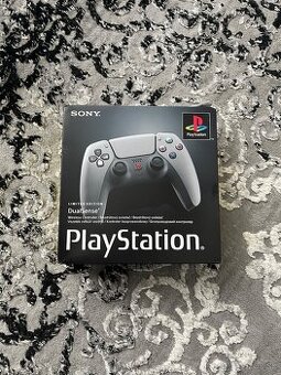 PS5 DualSense 30th Anniversary Edition – limitovaná edícia