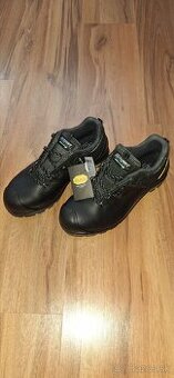 Predám novú pracovnú obuv s oceľovou špicou