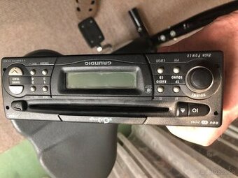 Predám nové autoradio/ CD prehravač Grundig Chalenge za 20e