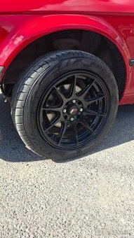 Japan Racing JR11 4x100 a Toyo Proxes TR1